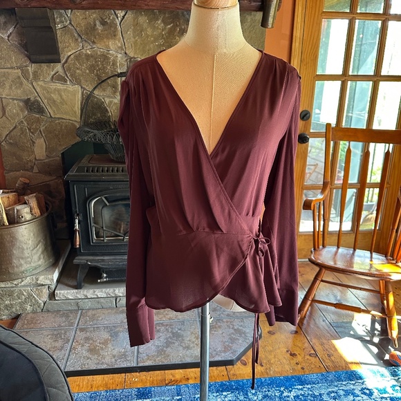 Tie wrap peplum blouse - Picture 2 of 4